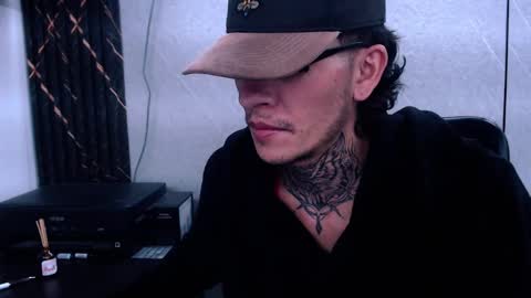 Snapshot of johnsonisaac94_ chatting on February 2025 04:15:01 AM johnsonisaac94 online show from February 2025 04:15:01 AM