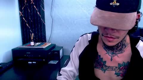 Snapshot of johnsonisaac94_ chatting on February 2025 08:33:01 AM johnsonisaac94 online show from February 2025 08:33:01 AM