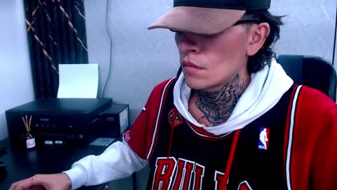 Snapshot of johnsonisaac94_ chatting on February 2025 04:42:02 AM johnsonisaac94 online show from February 2025 04:42:02 AM