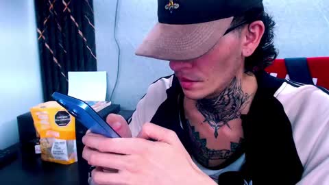 Snapshot of johnsonisaac94_ chatting on February 2025 07:15:01 AM johnsonisaac94 online show from February 2025 07:15:01 AM