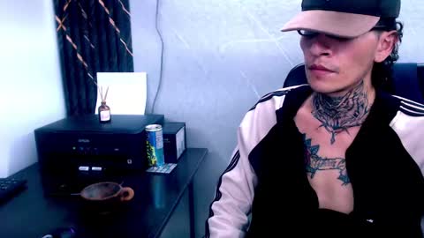 Snapshot of johnsonisaac94_ chatting on February 2025 07:50:01 AM johnsonisaac94 online show from February 2025 07:50:01 AM