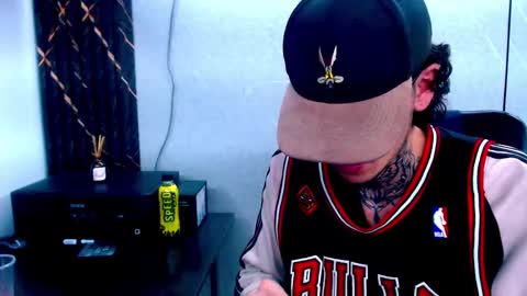 Snapshot of johnsonisaac94_ chatting on February 2025 04:29:01 AM johnsonisaac94 online show from February 2025 04:29:01 AM