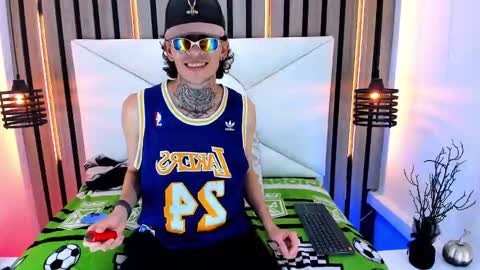 Snapshot of johnsonisaac94_ chatting on March 2025 05:18:02 AM johnsonisaac94 online show from March 2025 05:18:02 AM