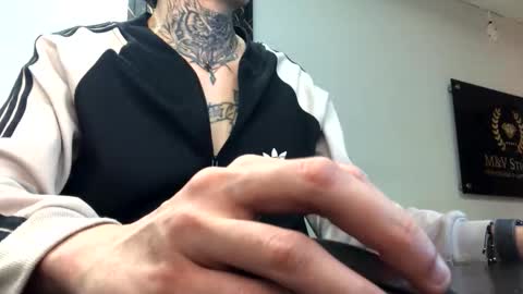 Snapshot of johnsonisaac94_ chatting on November 2025 07:01:01 AM johnsonisaac94 online show from November 2025 07:01:01 AM