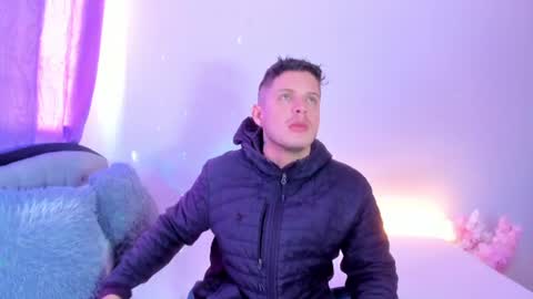 johnycooper08 online show from July 2026 01:07:02 PM