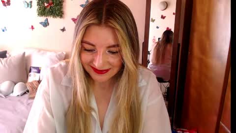 Jolie Mature online show from May 2026 07:51:01 PM