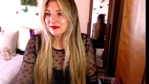Snapshot of jolie_mature_ chatting on June 2026 09:17:02 PM Jolie Mature online show from June 2026 09:17:02 PM