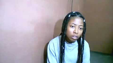 joliekah27 online show from February 2025 06:43:02 PM