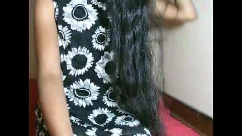 joliekah27 online show from December 2025 02:15:01 PM