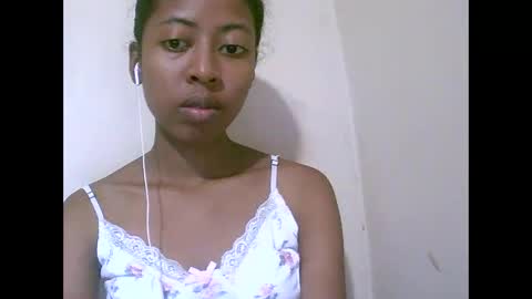 Snapshot of joliekah27 chatting on April 2026 07:45:01 AM joliekah27 online show from April 2026 07:45:01 AM