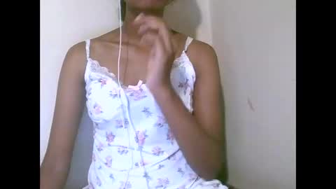 Snapshot of joliekah27 chatting on April 2026 08:44:01 PM joliekah27 online show from April 2026 08:44:01 PM