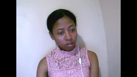 joliekah27 online show from May 2026 09:33:01 PM