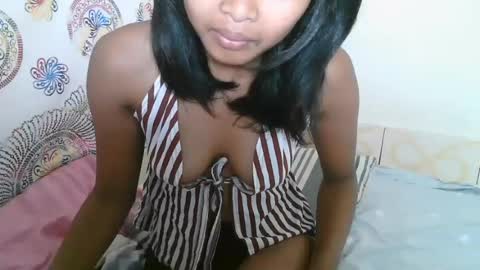jolienasexi online show from July 2026 02:59:01 PM