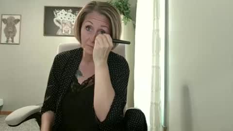 Jolie online show from October 2025 12:35:01 PM