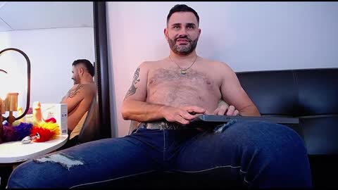  JONAS BEARD  online show from January 2025 12:33:01 AM