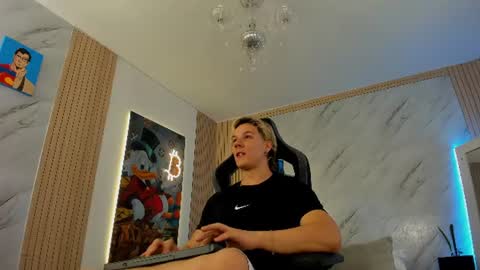 Jonathan Danielss  online show from July 2026 06:13:02 PM