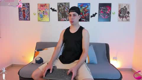 Instagram jonathanfit14 online show from November 2025 11:47:02 PM