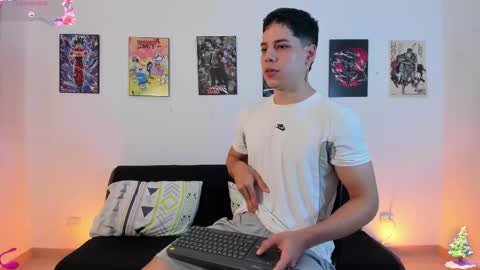 Instagram jonathanfit14 online show from December 2025 01:07:01 PM