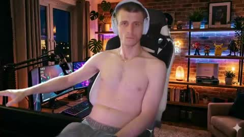 Snapshot of jonathanthiccoc chatting on April 2026 07:49:01 PM jonathanthiccoc online show from April 2026 07:49:01 PM
