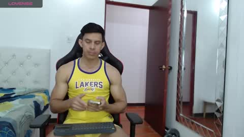jose_rumbero91 online show from February 2025 12:15:02 PM