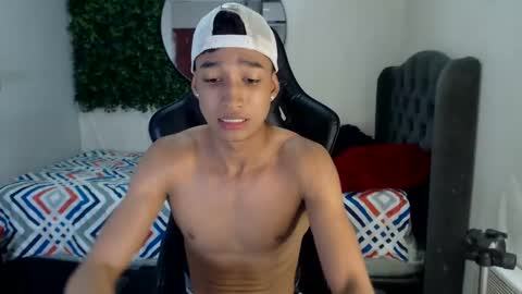 Snapshot of jose_sexycumm chatting on February 2025 09:59:01 PM jose_sexycumm online show from February 2025 09:59:01 PM