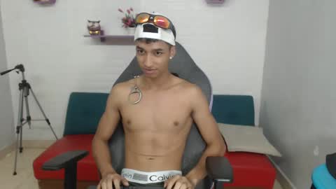 Snapshot of jose_sexycumm chatting on February 2025 10:25:02 PM jose_sexycumm online show from February 2025 10:25:02 PM