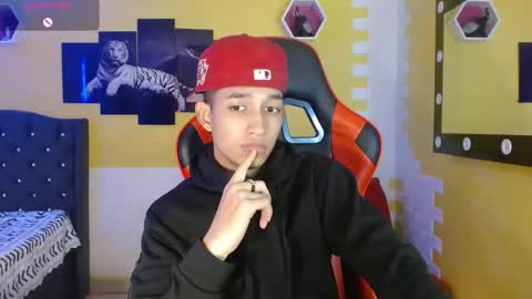 Snapshot of jose_sexycumm chatting on November 2025 08:33:02 PM jose_sexycumm online show from November 2025 08:33:02 PM