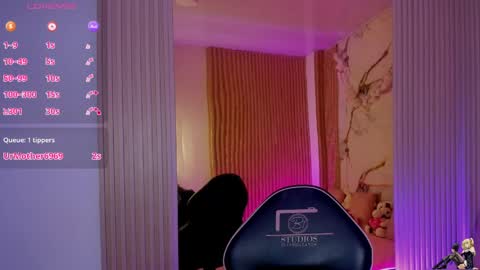 Joselyn  online show from June 2026 12:00:02 PM