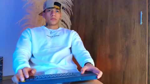 Josep online show from October 2025 07:42:02 PM