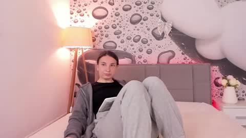 Josephine online show from April 2026 12:22:02 PM
