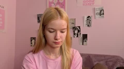 Lana online show from July 2026 07:32:01 PM