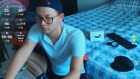 Snapshot of josh_18cm chatting on October 2025 10:10:01 PM josh_18cm online show from October 2025 10:10:01 PM