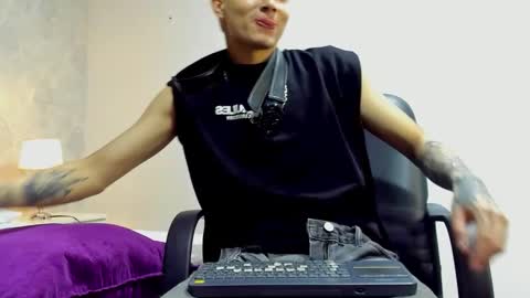 Snapshot of joshbeech chatting on February 2026 12:44:02 PM JoshBeech online show from February 2026 12:44:02 PM