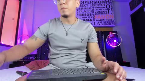 Snapshot of joshmiller___ chatting on May 2026 06:57:02 PM joshmiller___ online show from May 2026 06:57:02 PM