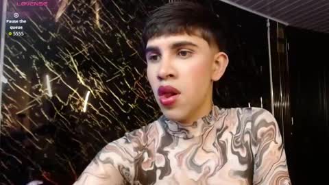 joshua_saenz_ online show from May 2026 01:11:01 AM