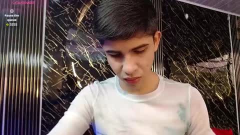 joshua_saenz_ online show from May 2026 08:37:01 PM