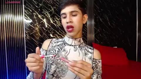 joshua_saenz_ online show from May 2026 01:22:01 AM