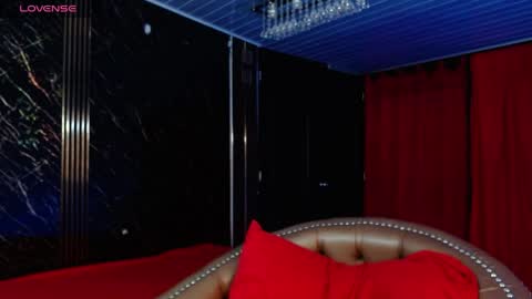 joshua_saenz_ online show from May 2026 12:06:01 AM