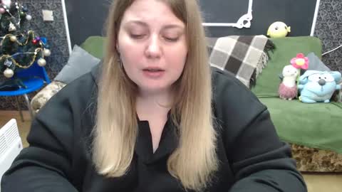 josiesun771 online show from December 2024 01:28:01 PM