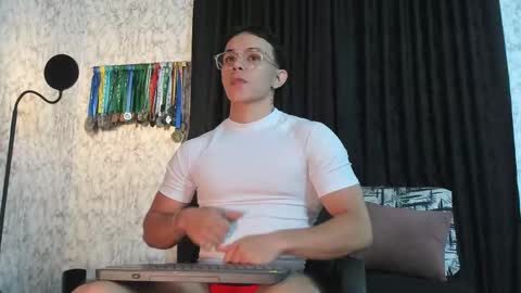 Im Jouliano online show from February 2025 09:22:01 PM