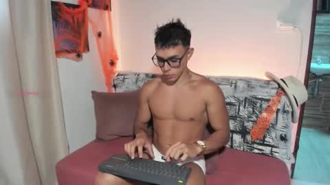 Im Jouliano online show from October 2025 09:02:02 PM