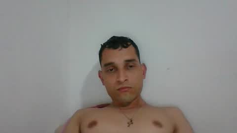 Snapshot of jovenvergonguapo09 chatting on October 2025 02:45:02 AM Van Helsing online show from October 2025 02:45:02 AM