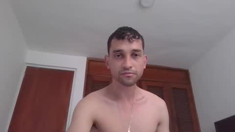 Snapshot of jovenvergonguapo09 chatting on January 2026 01:26:01 PM Van Helsing online show from January 2026 01:26:01 PM