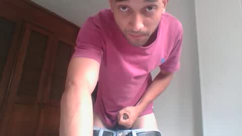 Snapshot of jovenvergonguapo09 chatting on February 2026 03:19:02 PM Van Helsing online show from February 2026 03:19:02 PM