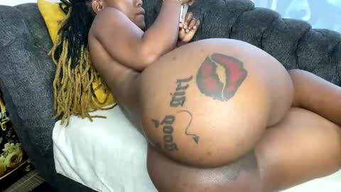 Butterflyass online show from November 2025 05:13:02 AM