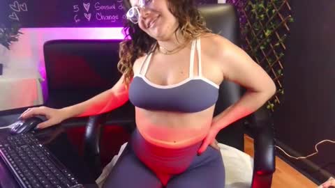 Josneidy  Jos   online show from February 2025 05:05:02 AM