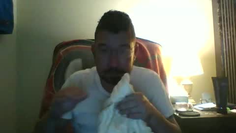 Snapshot of jthom1961880 chatting on November 2025 04:06:02 AM jthom1961880 online show from November 2025 04:06:02 AM