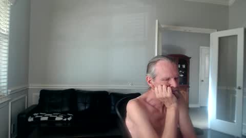 jtull52 online show from December 2025 08:05:02 PM