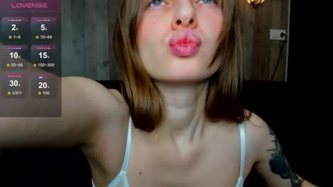 Snapshot of ju_lii chatting on February 2025 04:39:02 PM Julia and Julia online show from February 2025 04:39:02 PM