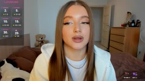 Snapshot of ju_lii chatting on February 2025 02:06:02 PM Julia and Julia online show from February 2025 02:06:02 PM